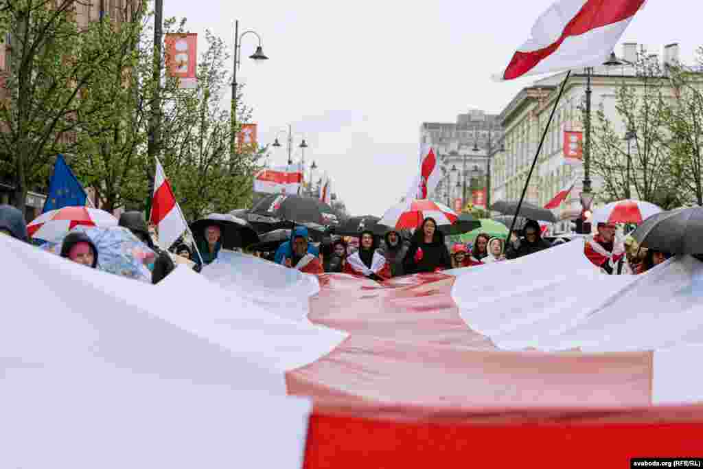 Шэсьце па цэнтральным праспэкце Гедзіміна ў Вільні.