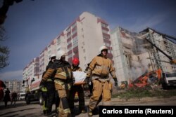 Разбураны расейскім начным абстрэлам жылы дом ва Умані, Украіна, 28 красавіка 2023