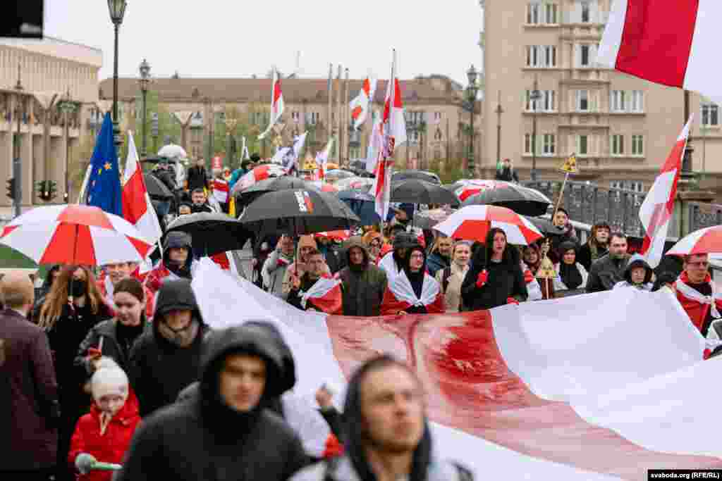 Шэсьце каля літоўскага Сейма.