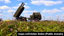 Реактивная система залпового огня HIMARS во время военных учений в Румынии