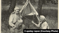 Калыска. Фота з сэрыі, за якую Генрык Віньча атрымаў узнагароду на конкурсе ў Варшаве ў 1902 годзе. Tygodnik Illustrowany, № 7, 1903 