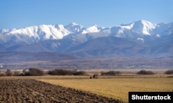 Горы Фэгэраш — вялізны натуральны бар'ер паміж поўднем Румыніі і рэгіёнам Трансыльванія