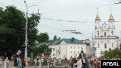 Княгіня Вольга і князь Альгерд у выкананьні самадзейных артыстаў.