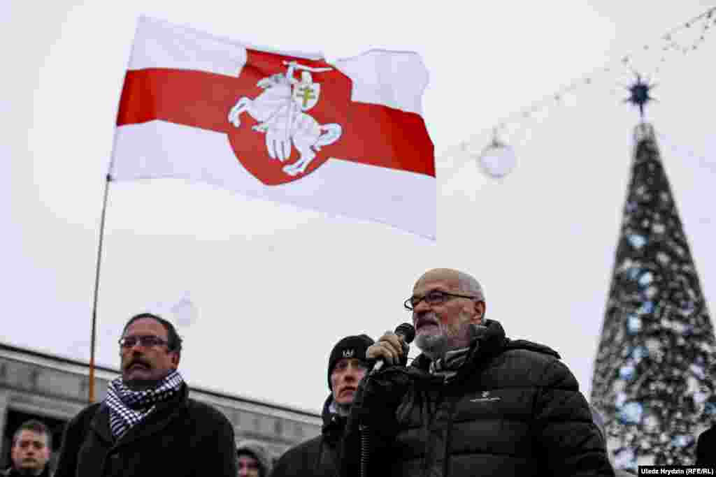 У ліку выступоўцаў быў і мастак Алесь Марачкін