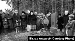 Часовы помнік на Кабыляцкай гары, пастаўлены ў 1990 г. (фота з архіву Віктара Андрэева)