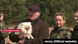 Belarus - Aliaksandr Lukashenka works during Subotnik in Homiel region, 25apr2020