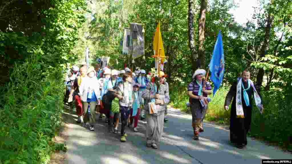 На падыходах да вёскі Вішнёўка