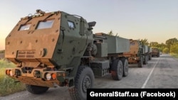 Дүркіндете ататын HIMARS реактивті қару жүйесі. Украина, 4 шілде 2022 жыл.