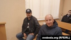 Аляксандар Арановіч (зьлева) і блогер Уладзімер Няронскі