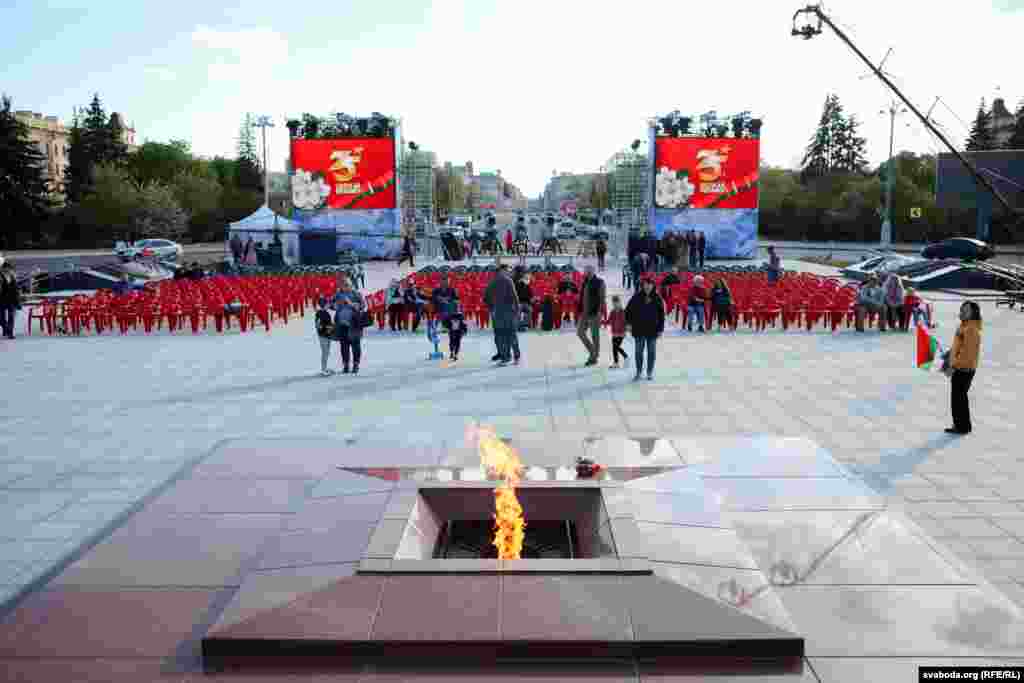 Плошча Перамогі перад пачаткам канцэрту